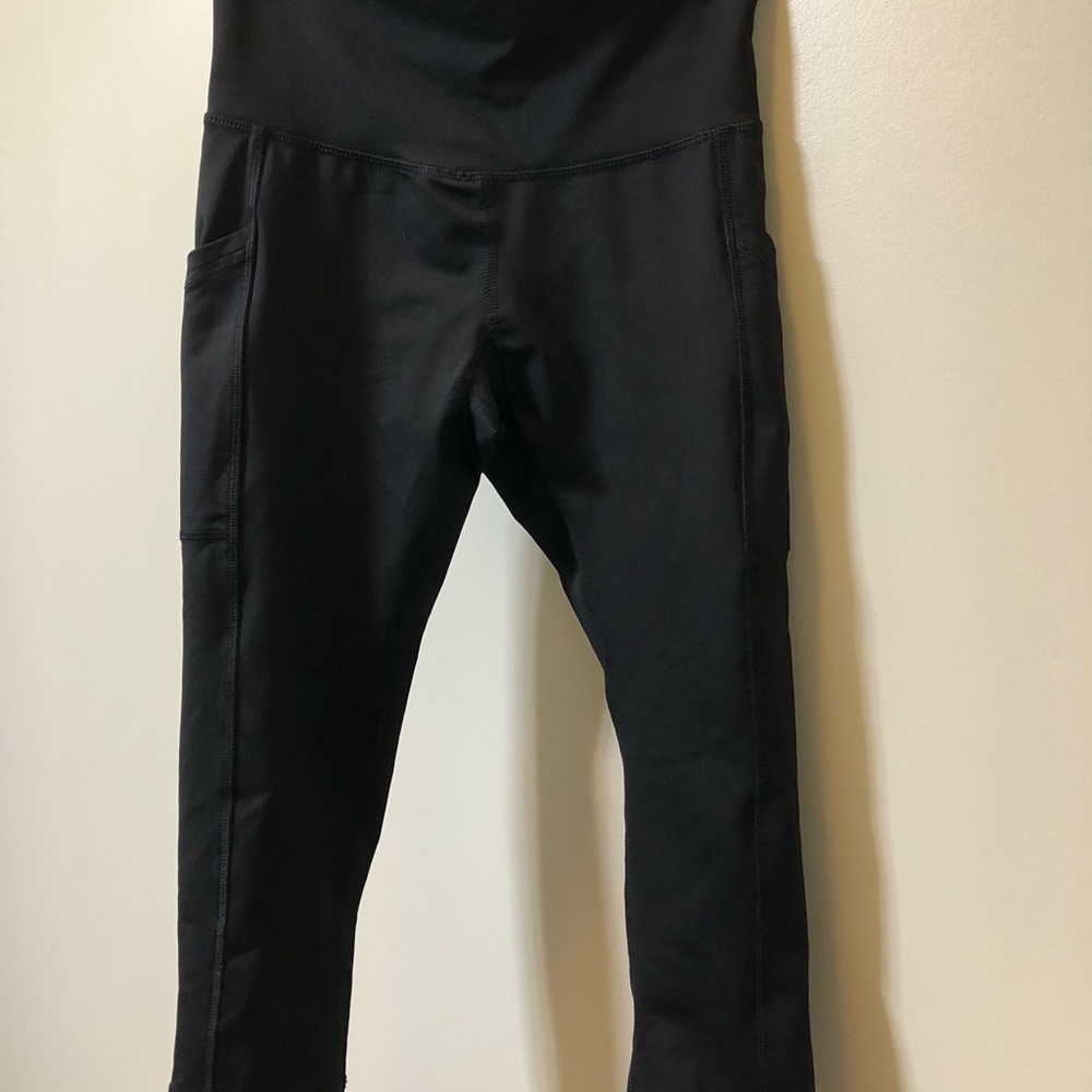 Capri length yoga/spandex w/ side pockets